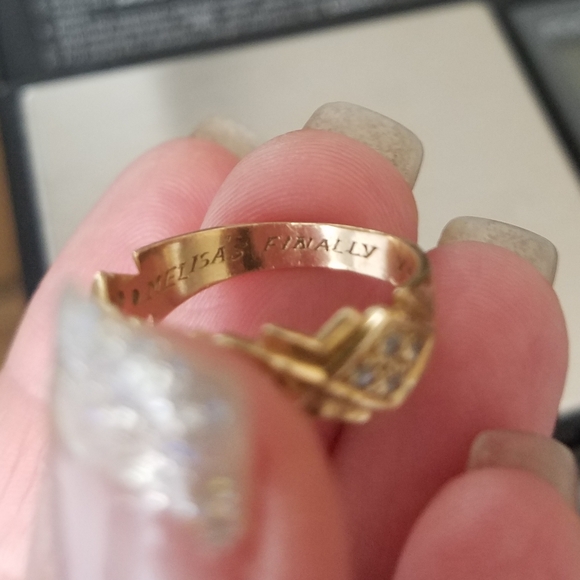 Beautiful 14k solid gold band ring w/diamonds Melisa's Finally yours - Picture 15 of 17